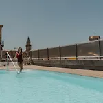 アパートホテル Eszentrico Suites-rooftop Bar & Pool ヘレス