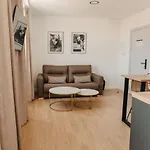 アパートホテル Eszentrico Suites-rooftop Bar & Pool ヘレス