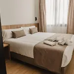 アパートホテル Eszentrico Suites-rooftop Bar & Pool ヘレス