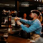 Eszentrico Suites-rooftop Bar & Pool アパートホテル