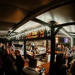 Eszentrico Suites-rooftop Bar & Pool アパートホテル 4*