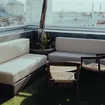 アパートホテル Eszentrico Suites-rooftop Bar & Pool