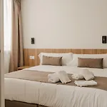 アパートホテル Eszentrico Suites-rooftop Bar & Pool ヘレス