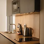 Eszentrico Suites-rooftop Bar & Pool アパートホテル 4*