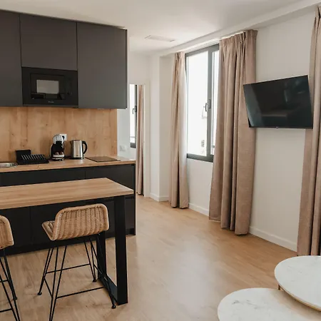 esZentrico Suites-Rooftop Bar&Pool Aparthotel