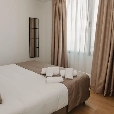 Aparthotel esZentrico Suites-Rooftop Bar&Pool