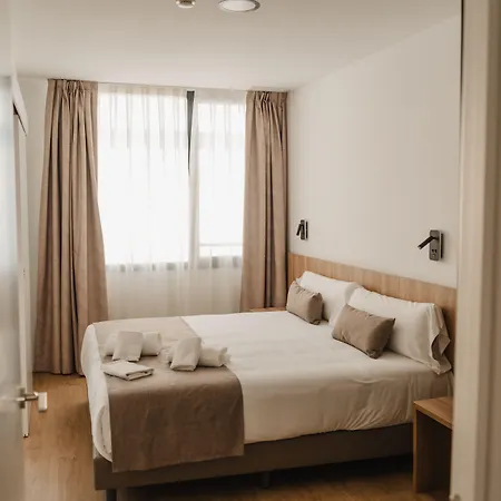 esZentrico Suites-Rooftop Bar&Pool 4*