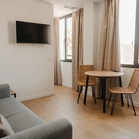 esZentrico Suites-Rooftop Bar&Pool Aparthotel